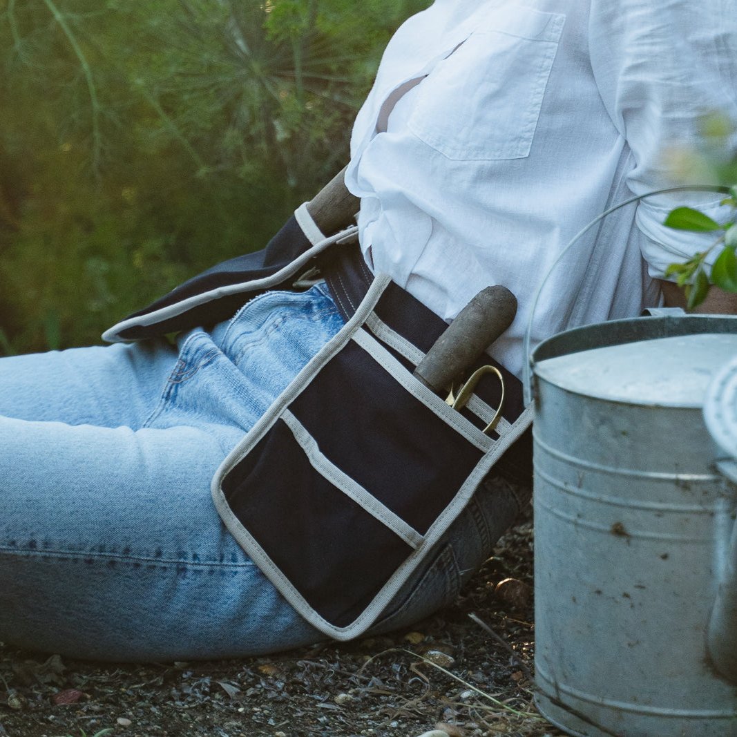 Le Sac -  Navy w/ Taupe