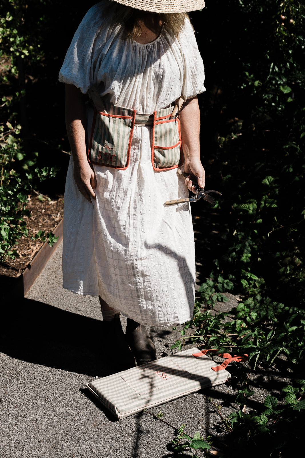 Kneeler, Belt  + Gloves Bundle | Le Sac x Outback Gardens Exclusive Collection