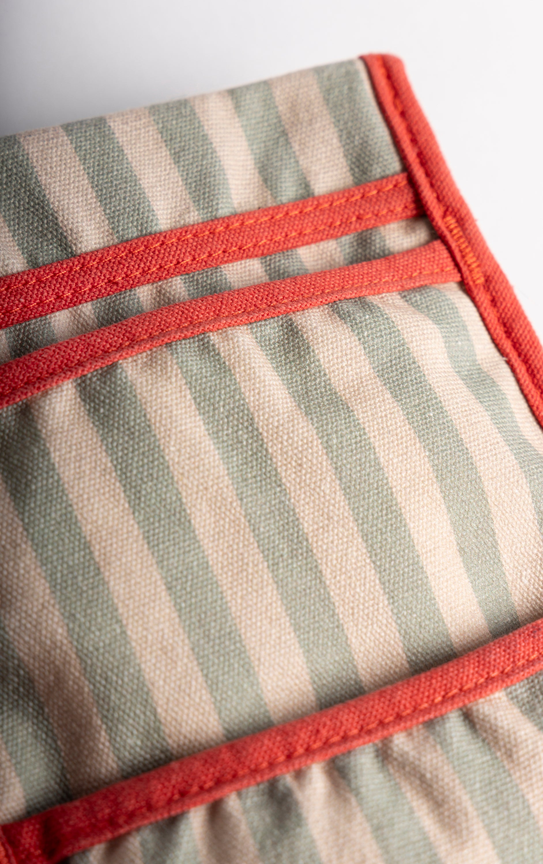 Belt & Kneeler Bundle | Le Sac x Outback Gardens