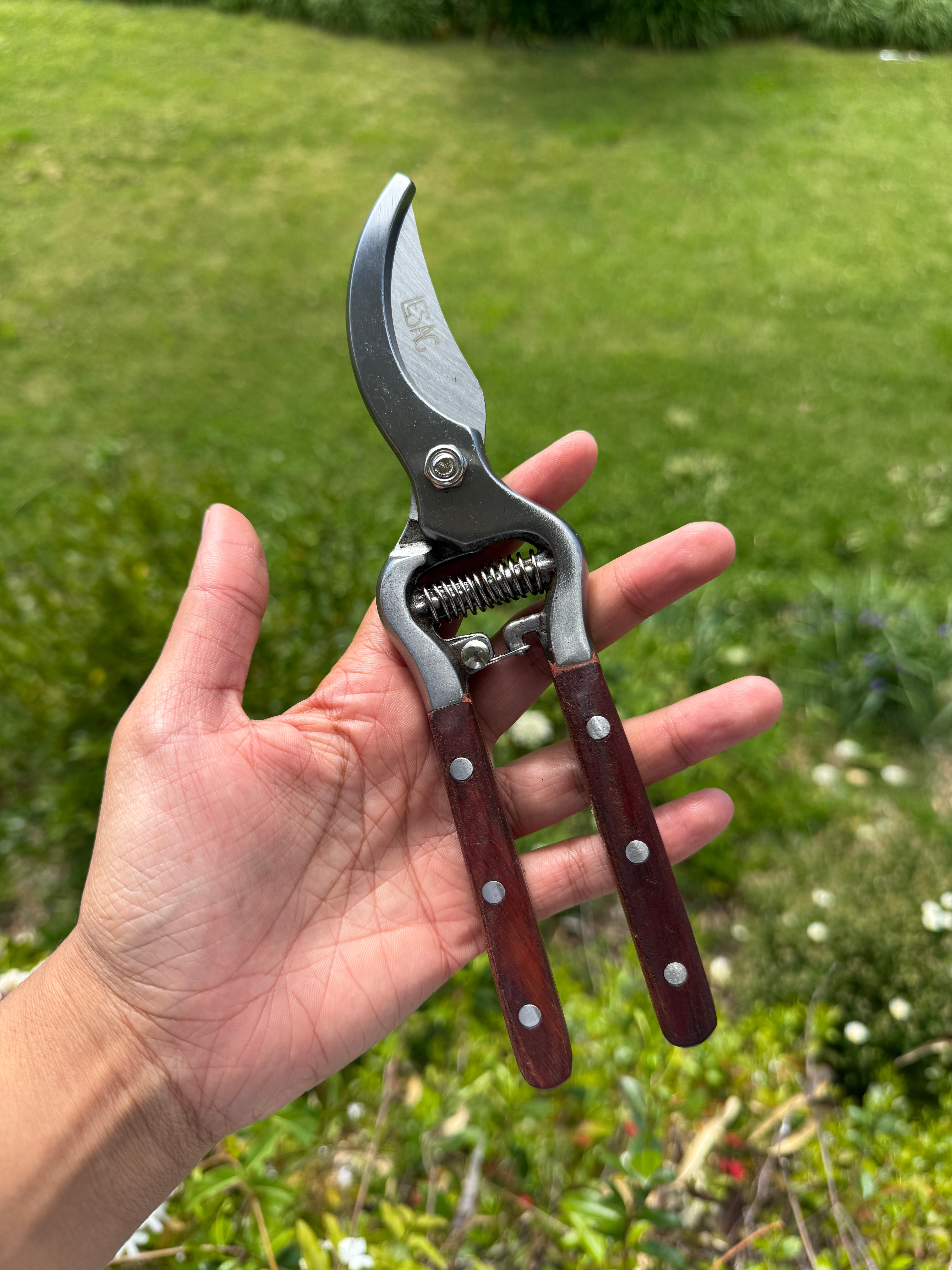 Le Sac Wooden Secateurs - COMING SOON